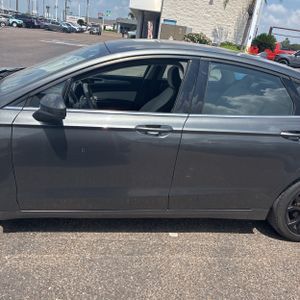 FORD FUSION SE - 3