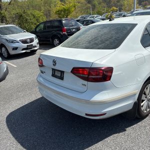 VOLKSWAGEN JETTA 1.4T SE - 9