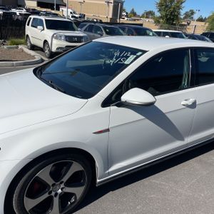 VOLKSWAGEN GOLF GTI S - 2