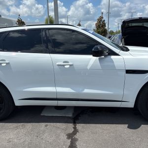 صورة 10 لـ 2024 Jaguar F-PACE P250 R-DYNAMIC S