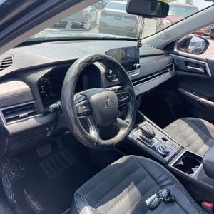 2022 Mitsubishi OUTLANDER SE — миниатюра 37