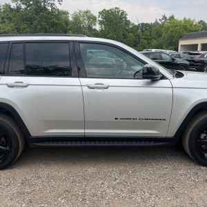 2024 JEEP GRAND CHEROKEE LIMITED — миниатюра 11