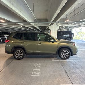 صورة 10 لـ 2020 Subaru FORESTER PREMIUM