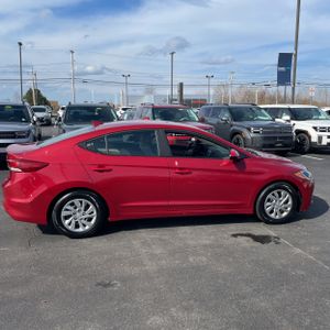 HYUNDAI ELANTRA SE - 10