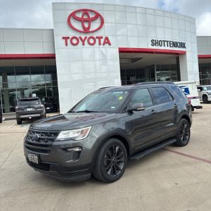 FORD EXPLORER XLT - 1