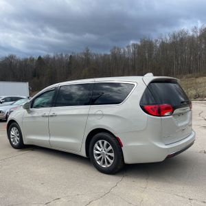 CHRYSLER PACIFICA TOURING - 5