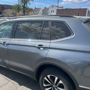 VOLKSWAGEN TIGUAN S 4MOTION - 6