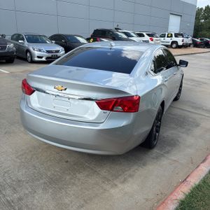 2017 Chevrolet IMPALA LT — фото 8