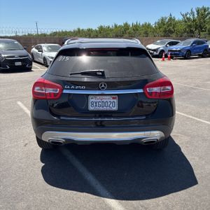 MERCEDES-BENZ GLA - 7