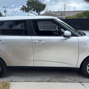 2021 KIA SOUL S 照片 11