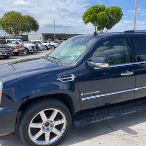 CADILLAC ESCALADE BASE - 2