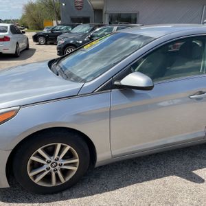 HYUNDAI SONATA SE - 2