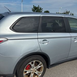 صورة 9 لـ 2015 Mitsubishi OUTLANDER SE