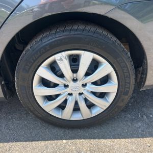 2013 Toyota COROLLA LE — миниатюра 18