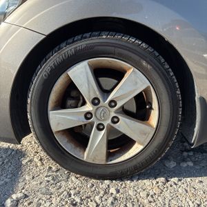 2013 Hyundai ELANTRA GLS — миниатюра 15