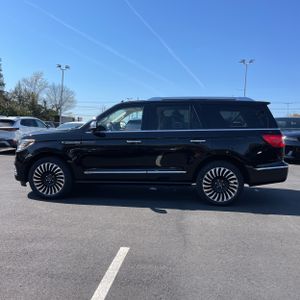LINCOLN NAVIGATOR BLACK LABEL - 3