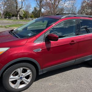 FORD ESCAPE SE - 2