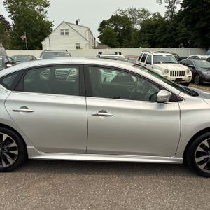 2016 Nissan SENTRA SR thumbnail 11