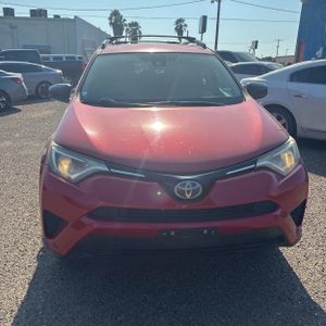 صورة 14 لـ 2017 Toyota RAV4 LE