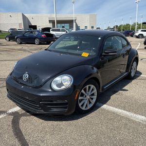 VOLKSWAGEN BEETLE 2.0T S WITH STYLE AND COMFORT - 1