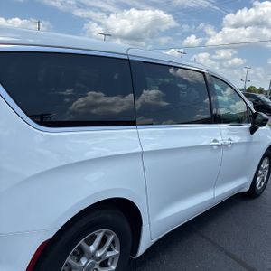 صورة 9 لـ 2024 Chrysler PACIFICA TOURING L