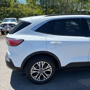 FORD ESCAPE SEL - 9