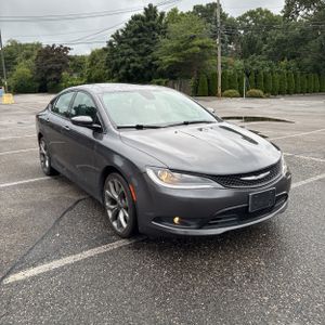 2015 Chrysler 200 S — миниатюра 12