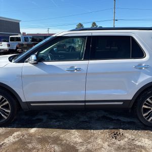 FORD EXPLORER PLATINUM - 4