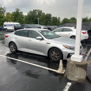2020 KIA OPTIMA LX 照片 10