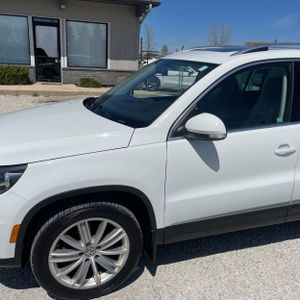 VOLKSWAGEN TIGUAN SE 4MOTION - 2