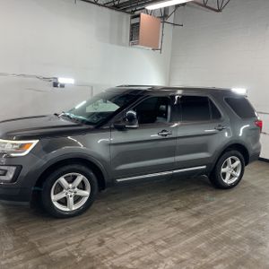 FORD EXPLORER XLT - 3