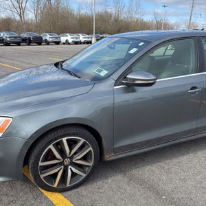 VOLKSWAGEN JETTA GLI PZEV - 2