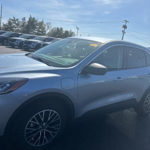 FORD ESCAPE PLUG-IN HYBRID SE - 2