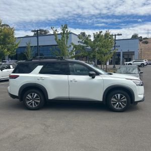 2023 Nissan PATHFINDER SL 照片 10
