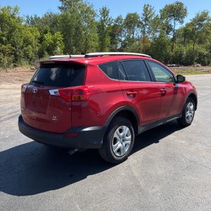 2015 Toyota RAV4 LE — фото 8