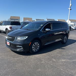 CHRYSLER PACIFICA HYBRID LIMITED - 1