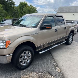 2014 FORD F150 XLT photo 2