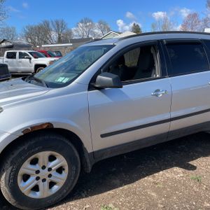 CHEVROLET TRAVERSE LS - 2