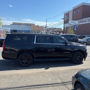 CHEVROLET SUBURBAN LT - 10