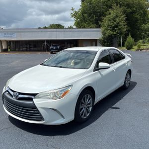 2016 Toyota CAMRY XLE — фото 1