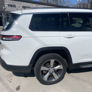 JEEP GRAND CHEROKEE L LIMITED - 9