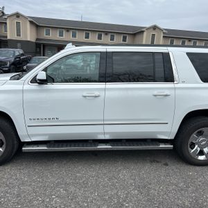 CHEVROLET SUBURBAN LT - 4