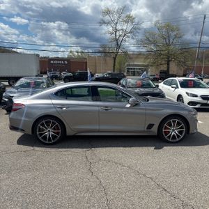GENESIS G70 2.5T STANDARD - 10