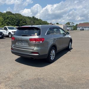 صورة 8 لـ 2017 KIA SORENTO LX