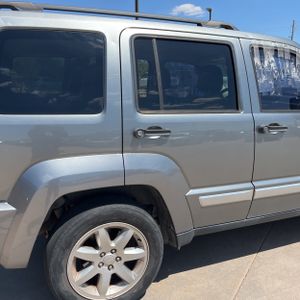 JEEP LIBERTY SPORT - 9