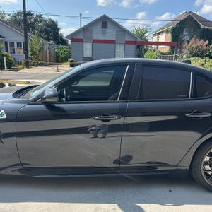 صورة 4 لـ 2021 ALFA Romeo GIULIA QUADRIFOGLIO RWD