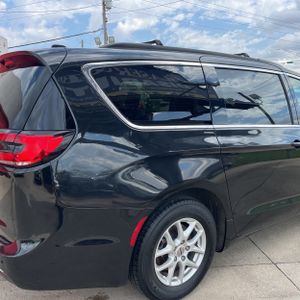 CHRYSLER PACIFICA TOURING L - 9