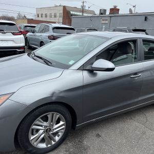 HYUNDAI ELANTRA VALUE EDITION - 2