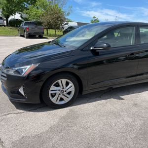 HYUNDAI ELANTRA VALUE EDITION - 2