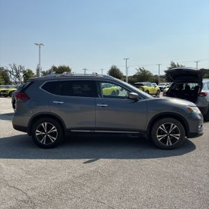 صورة 10 لـ 2017 Nissan ROGUE SL
